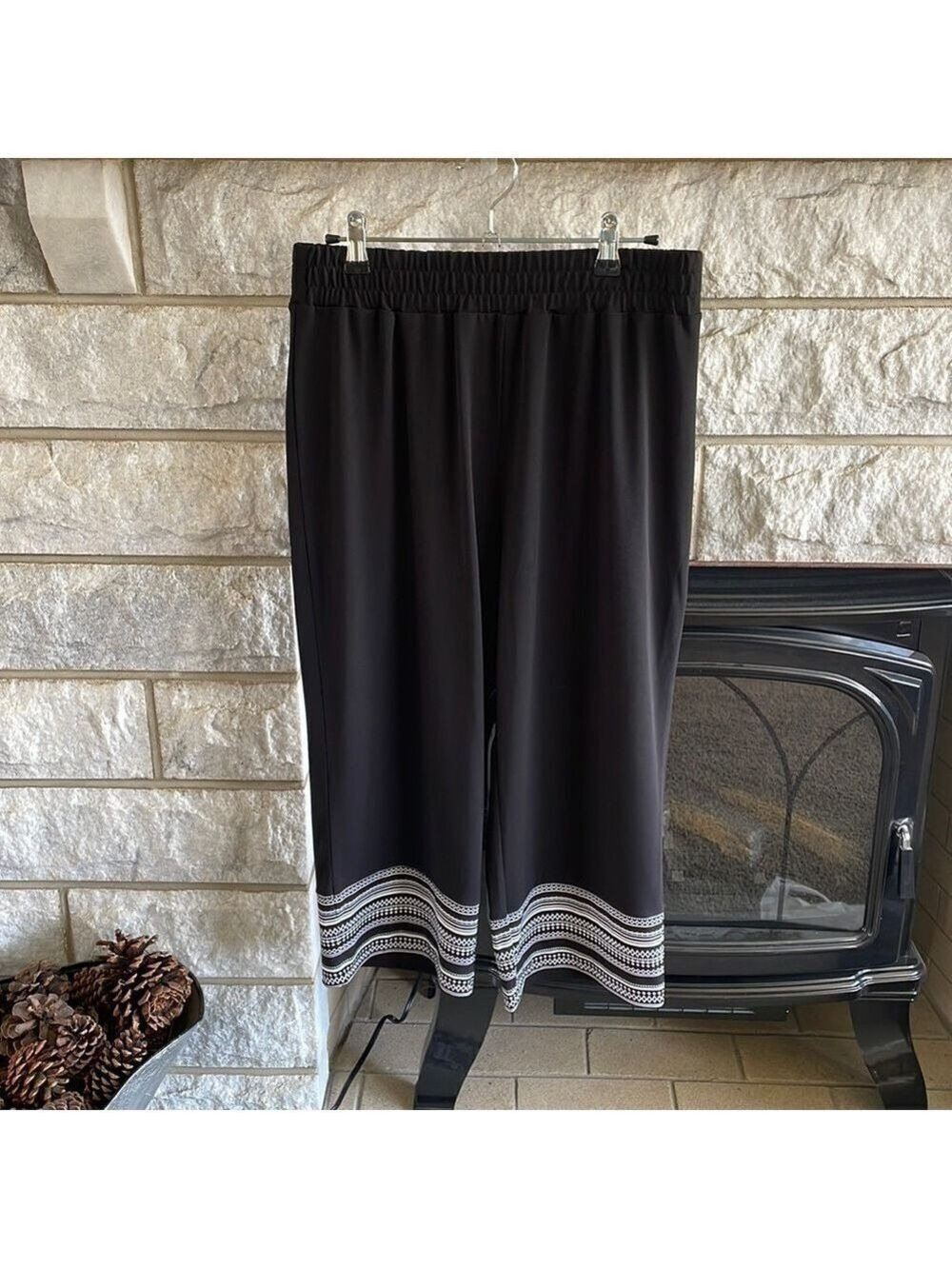Christopher & Banks black and white stretch waist dress capris size small